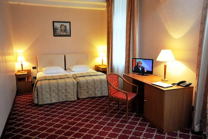 Room 15 of 79