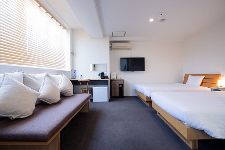 Room 7 of 40