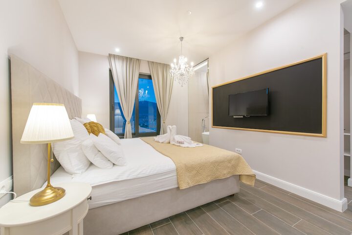 Room 2 of 56