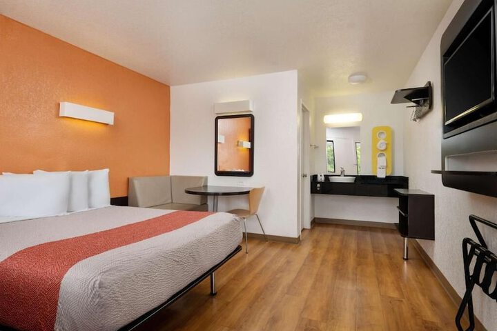 Room 2 of 12