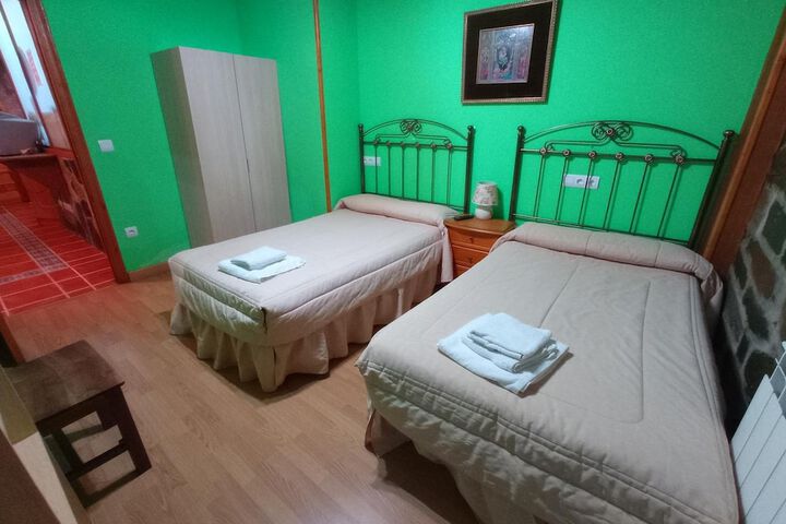 Room 33 of 63