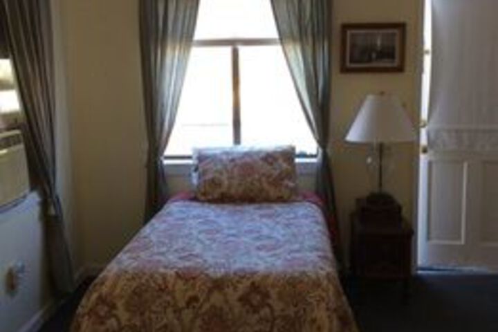 Room 12 of 35