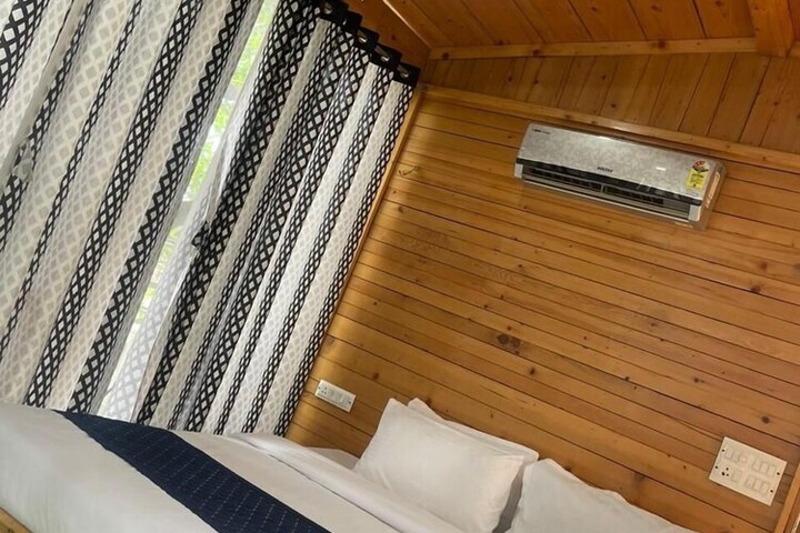 Room 2 of 5