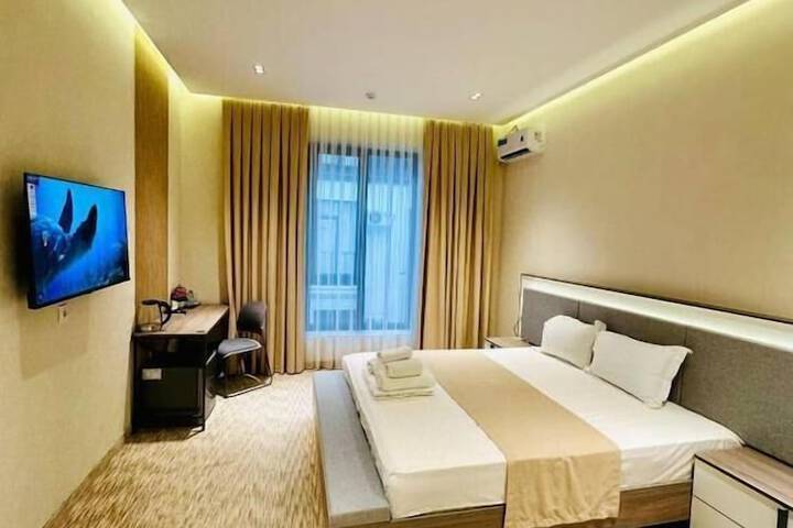 Room 35 of 60