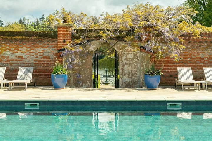 Pool 40 of 74