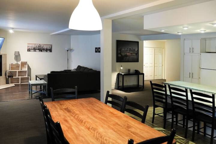 Room 32 of 51