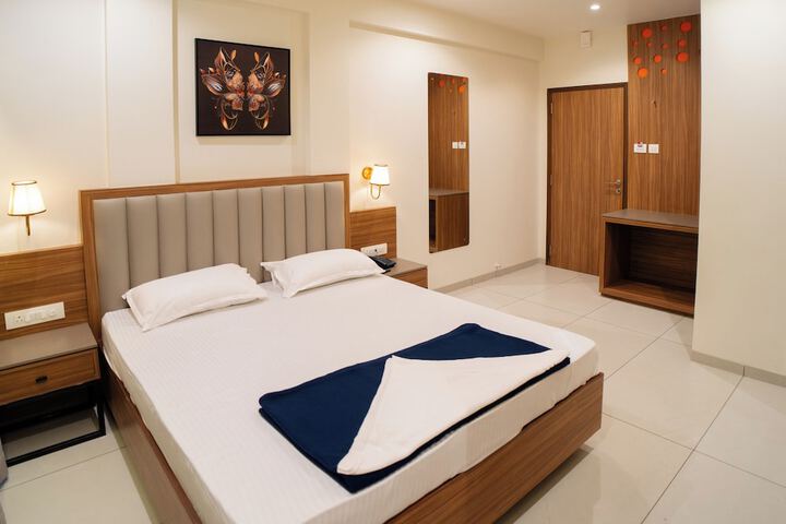 Room 11 of 25