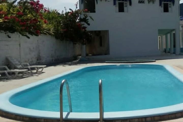 Pool 9 of 14