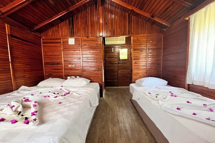 Room 6 of 23