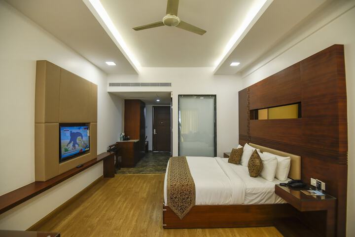 Room 5 of 20