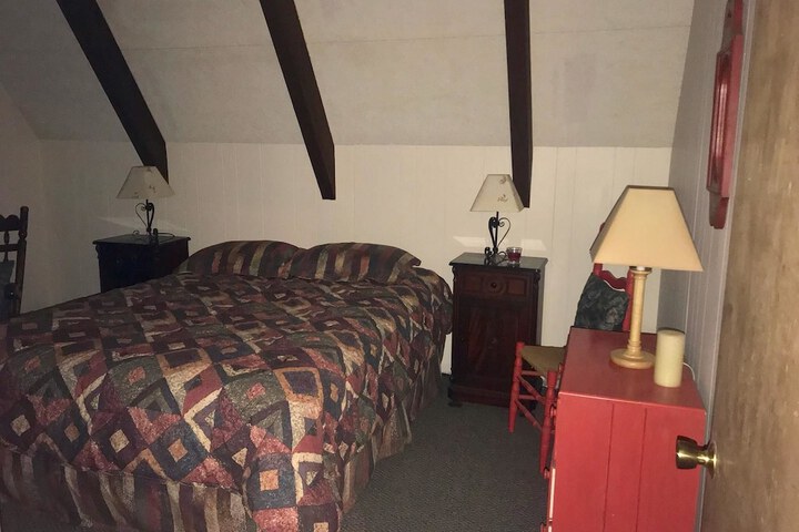 Room 4 of 44