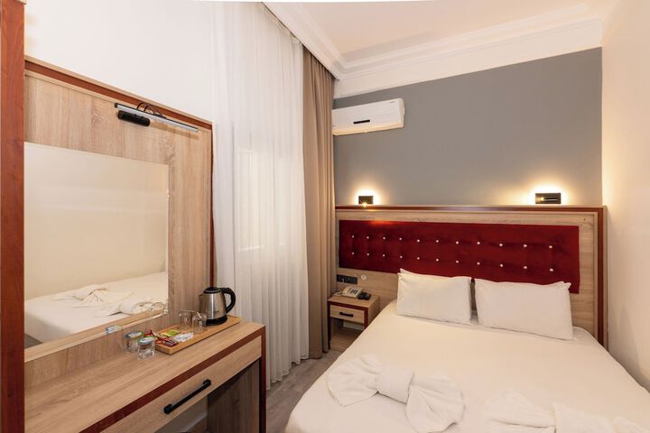 Room 34 of 76