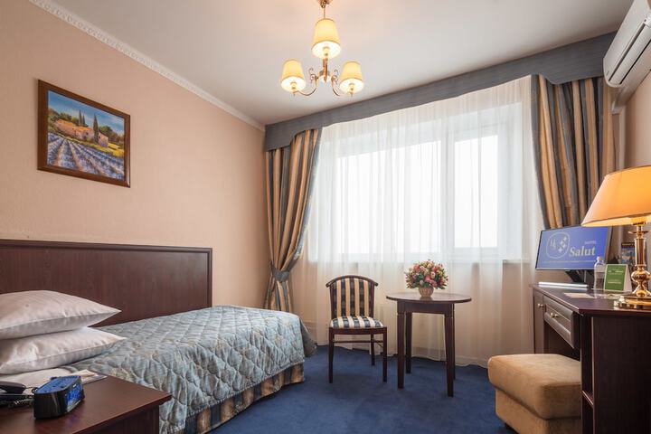 Room 10 of 120