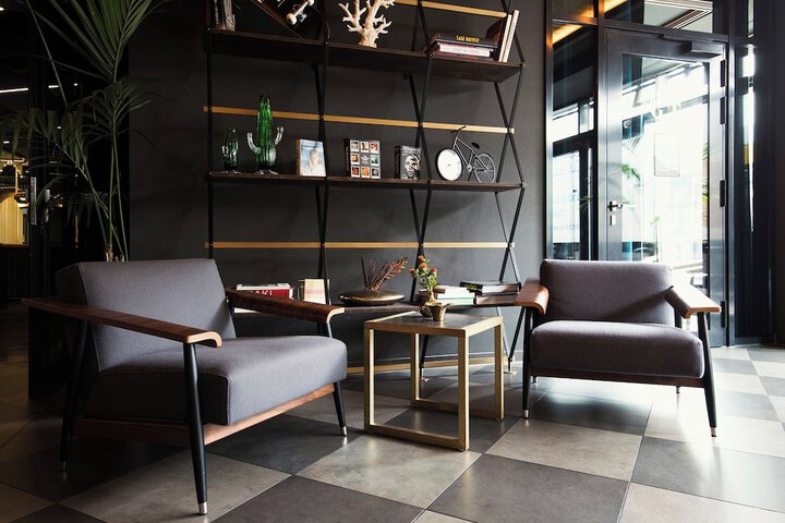 Hotel Lobby