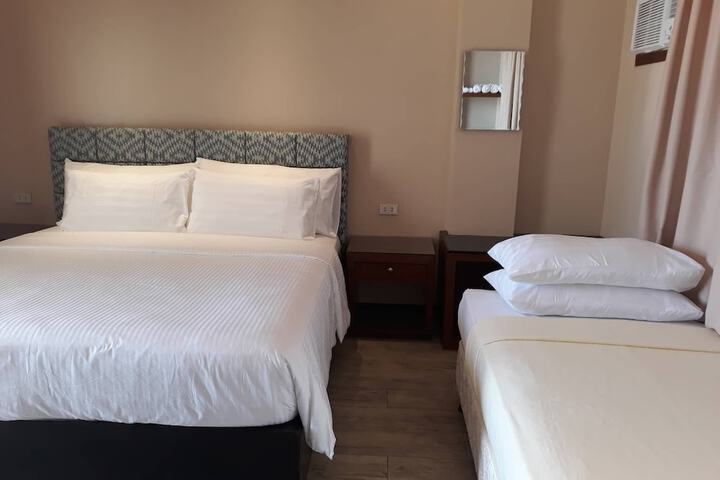 Room 5 of 32