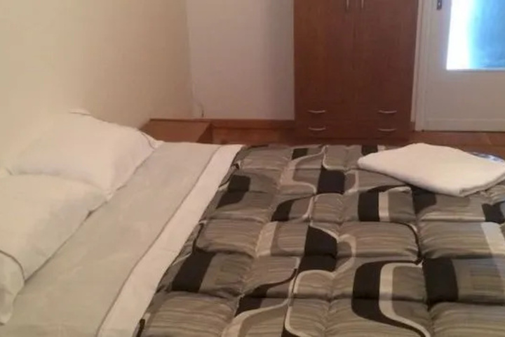 Room 4 of 14