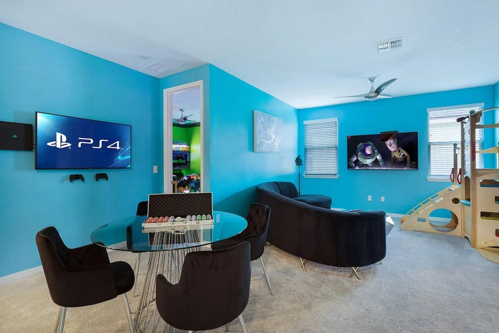 Room 15 of 30