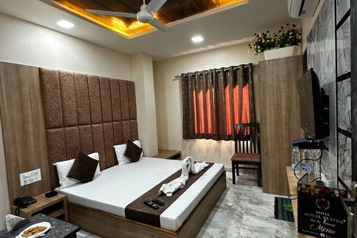 Room 6 of 25