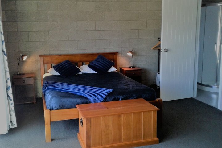 Room 13 of 33