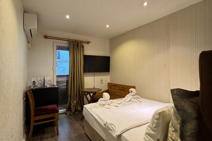 Room 32 of 75