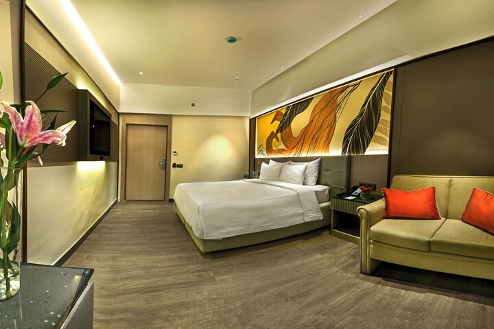 Room 18 of 95