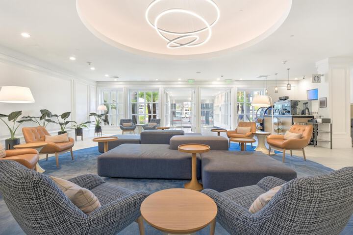 Entrance & Lobby