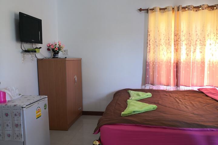 Room 5 of 14