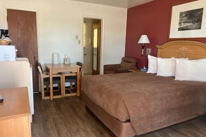 Room 2 of 23