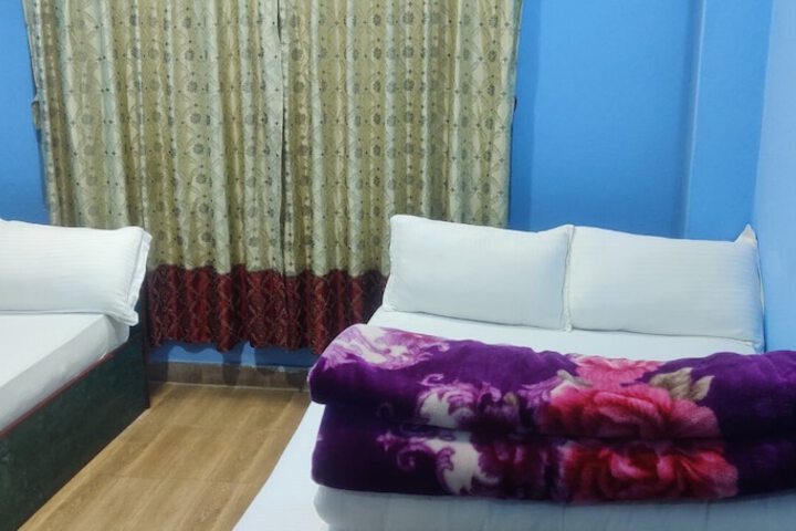 Room 4 of 6