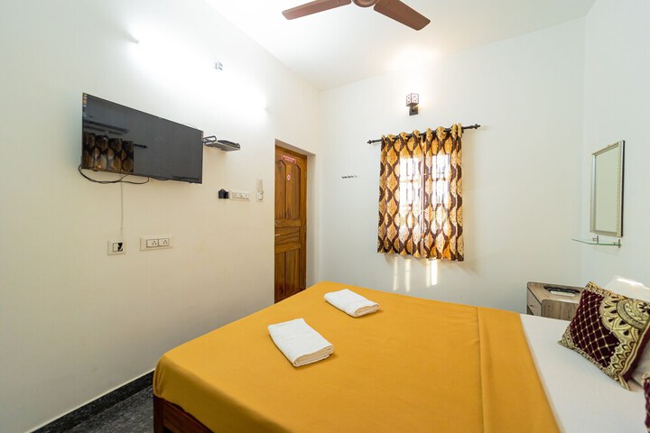 Room 13 of 30