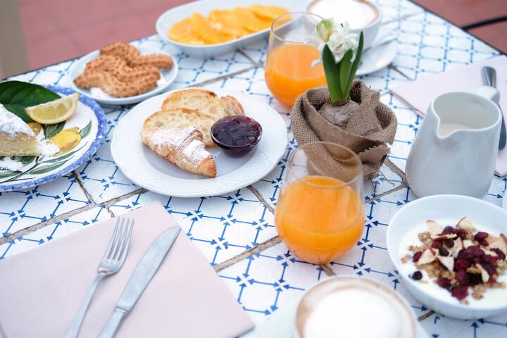 Breakfast area
