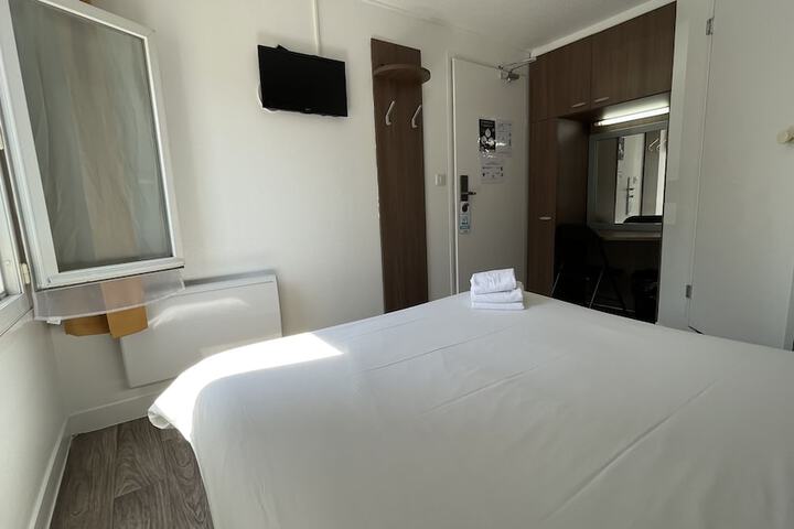 Room 11 of 51