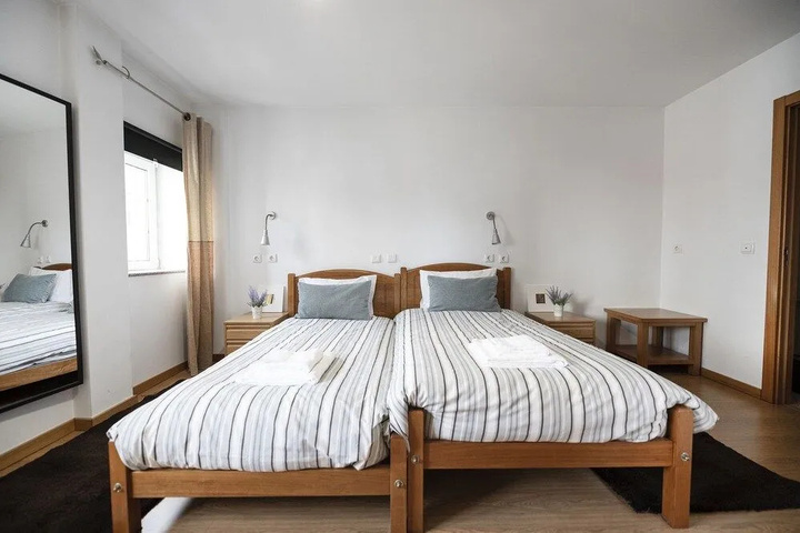 Room 4 of 13