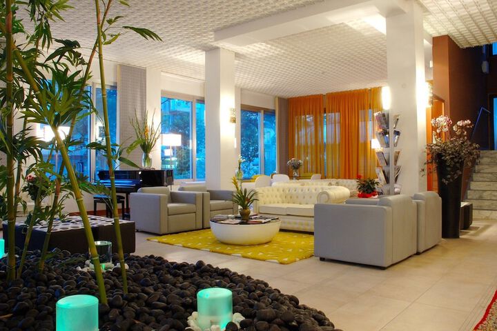 Entrance & Lobby