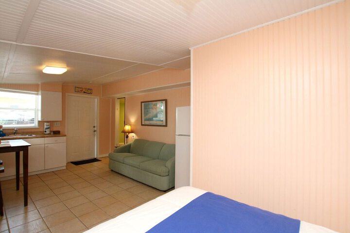 Room 25 of 197