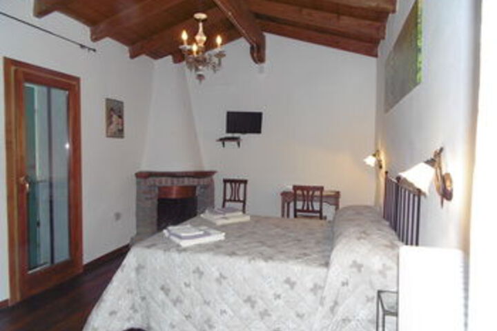 Room 15 of 28