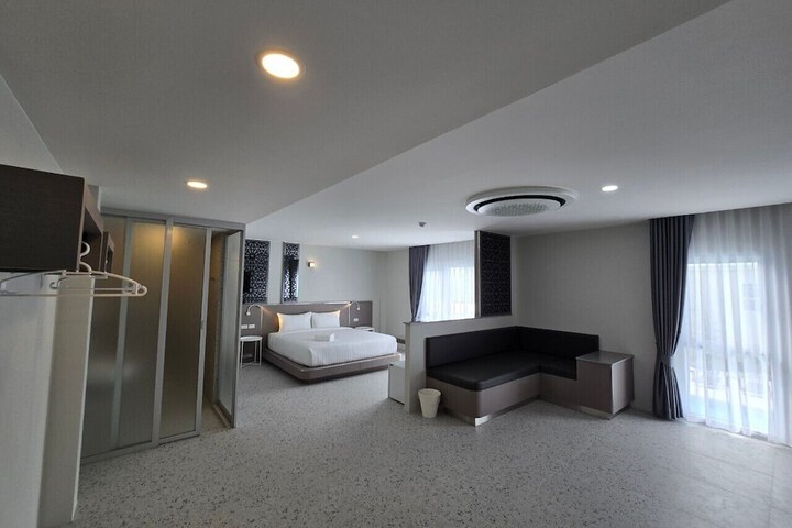 Room 40 of 85