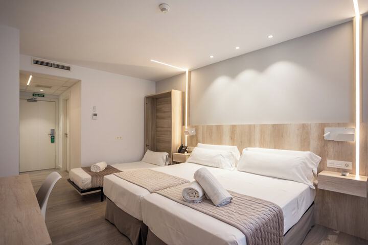 Room 14 of 26