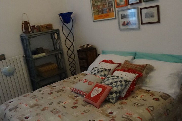 Room 10 of 35