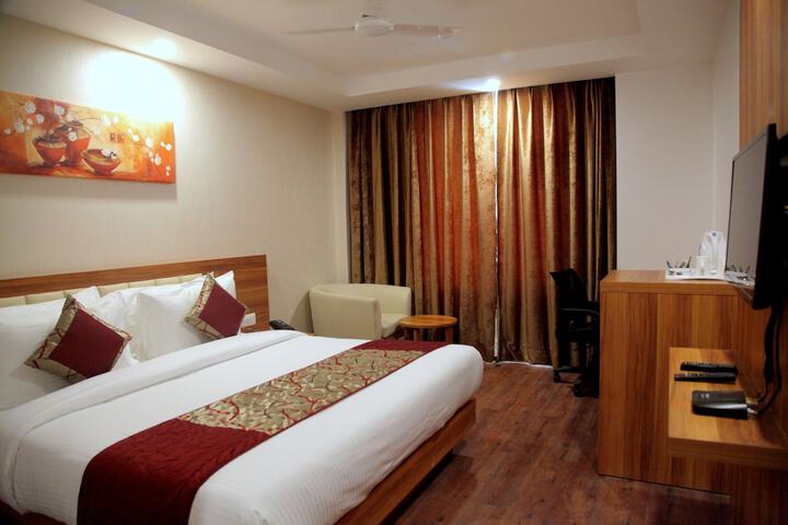 Room 13 of 69