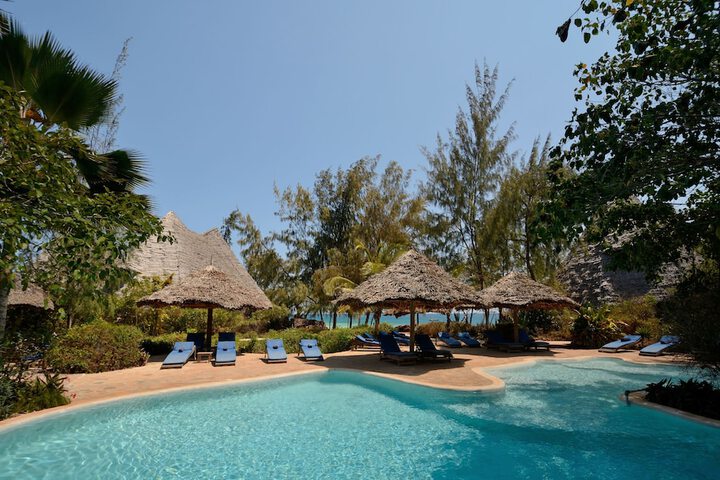 Hotel with Pool