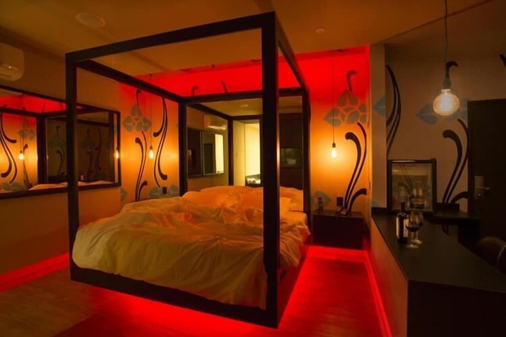 Room 6 of 57