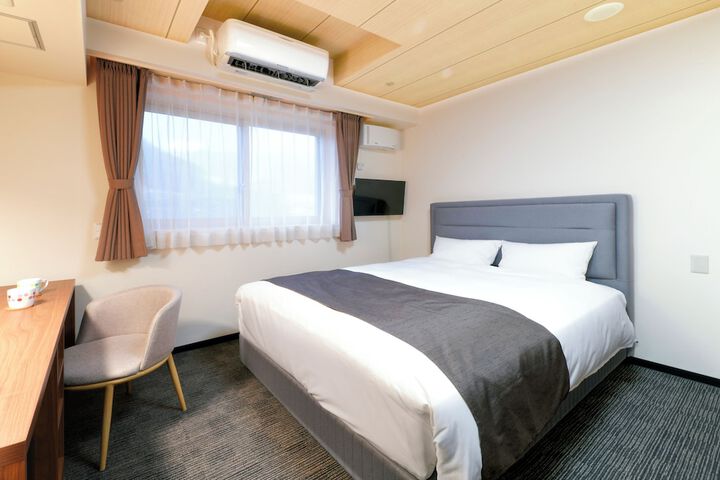 Room 3 of 17