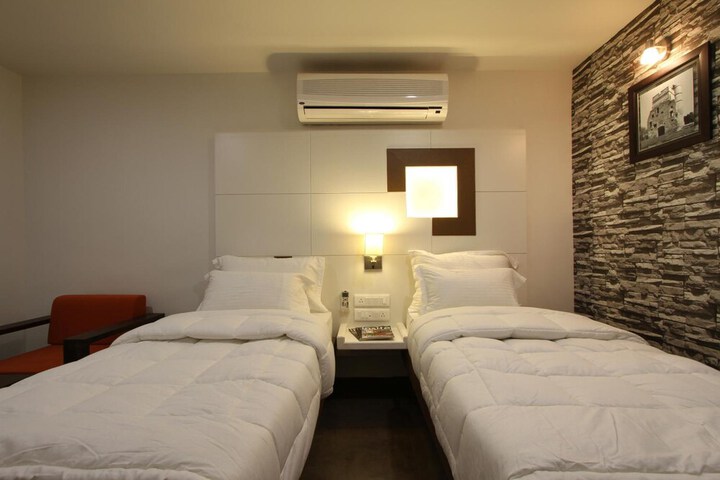 Room 21 of 49