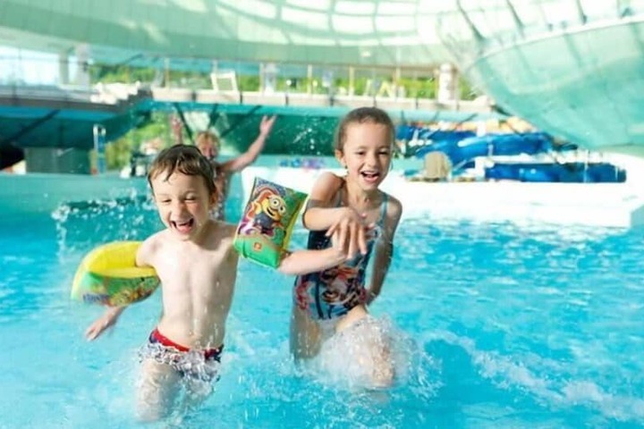 Hotel Pool