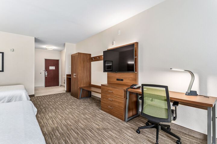 Room 25 of 82