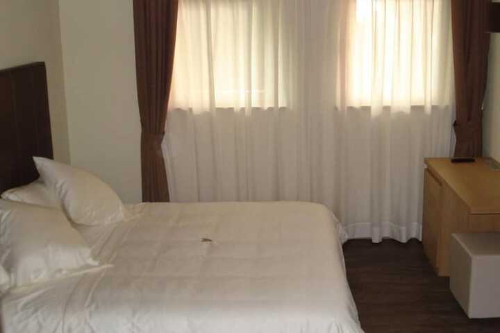Room 35 of 70
