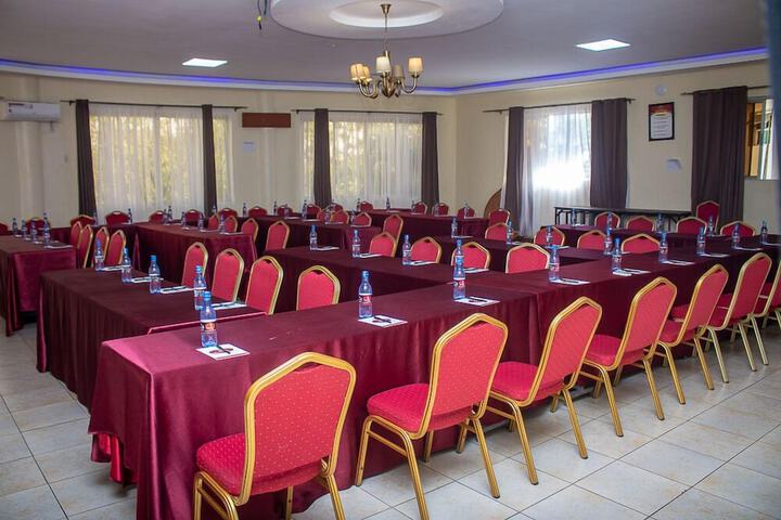Ballroom/Hall 25 of 32