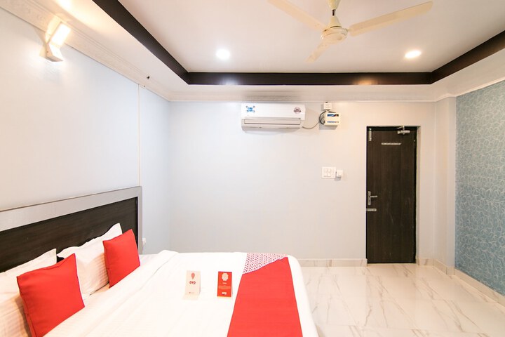 Room 9 of 14