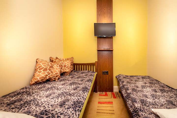Room 44 of 78